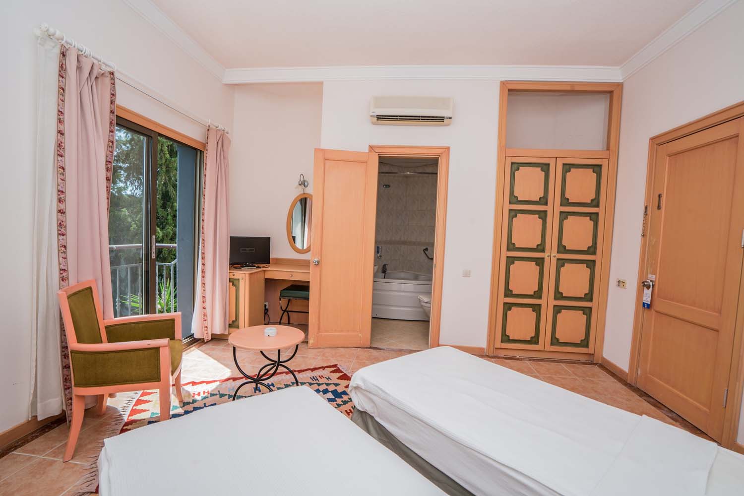 Mira Beach Resort oda galerisi 18