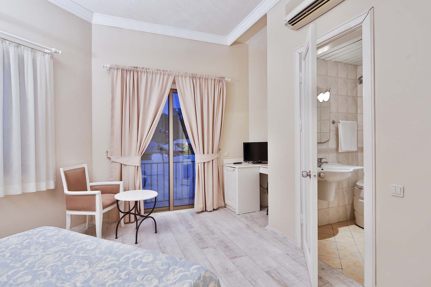 Mira Beach Resort oda galerisi 2